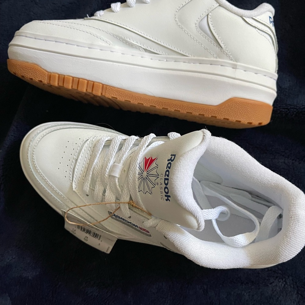 Brand new Reebok classics platform size 7.5